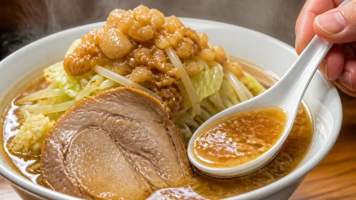名古屋スタミナらーめん アブラカラメとは？｜名古屋駅徒歩圏に現れた二郎系の新星の解説画像