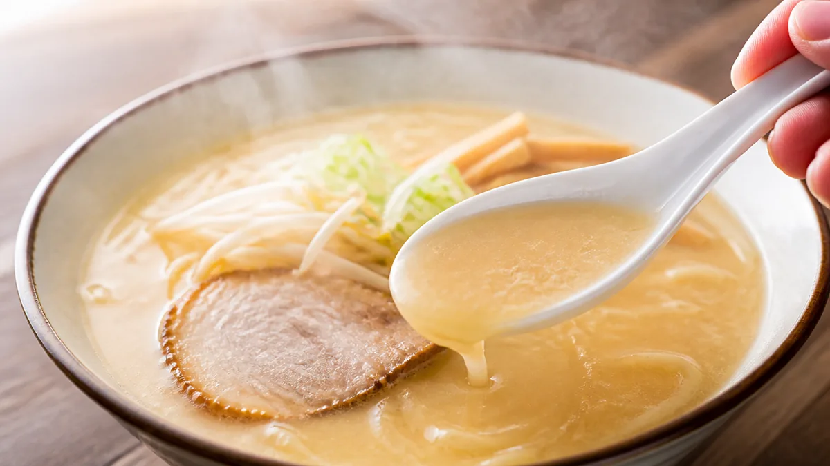 八龍 名古屋の味噌ラーメンはなぜ「白」なのか?|スープの秘密に迫るの解説画像