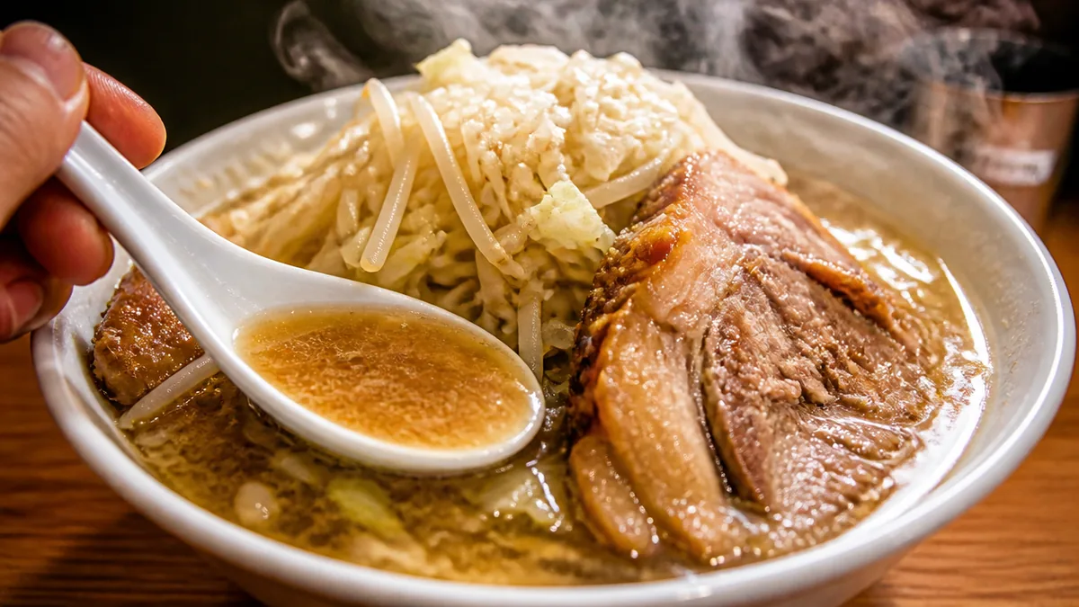 ラーメン豚に恋してるとは何だったのか｜歌舞伎町に14か月だけ灯った二郎系の解説画像